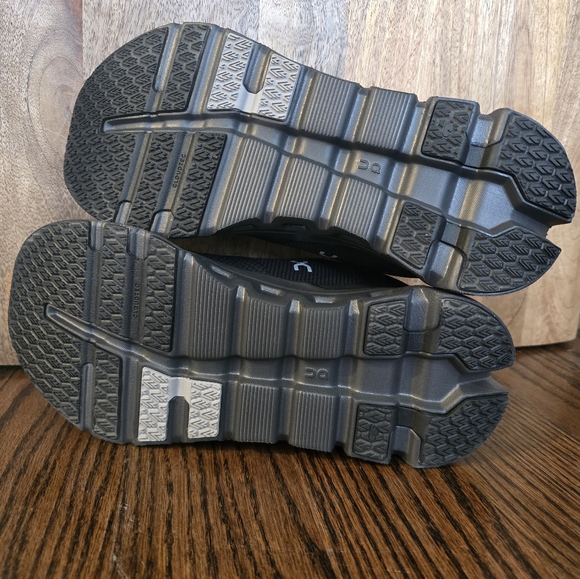 On Cloudrunner 2 Waterproof (Womens) 8 - Picture 3 of 5